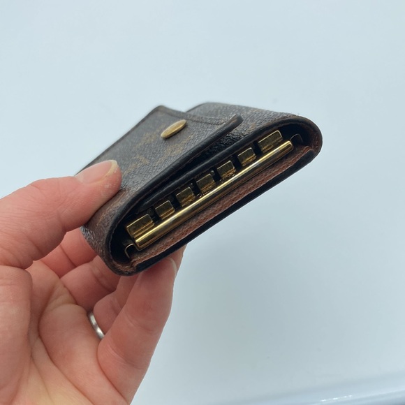 LOUIS VUITTON MONOGRAM KEY HOLDER CASE - Picture 3 of 9